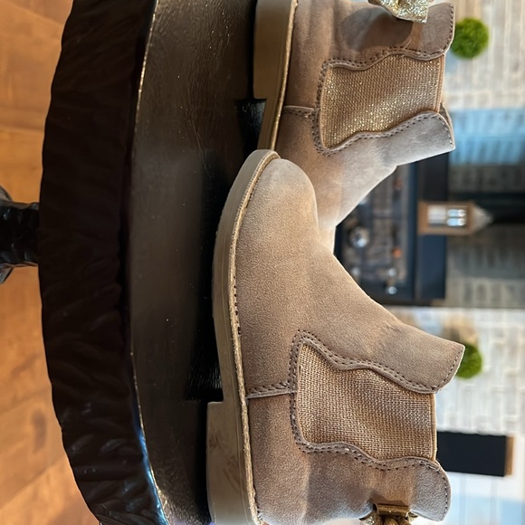 Toddler Zip Ankle Boots, Size 7 - Picture 9 of 12